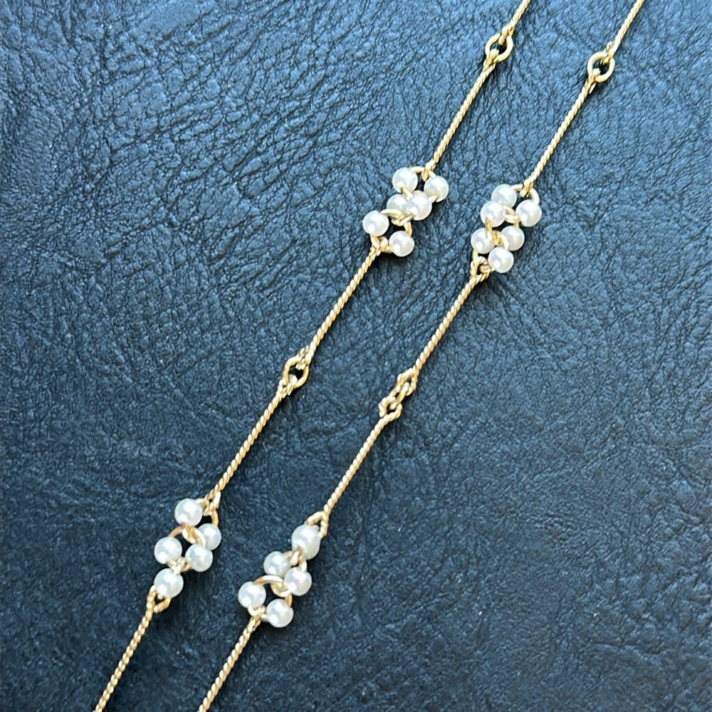 Avon VTG Necklace Dainty White Faux Pearl Clusters Gold Bar Chain 23”